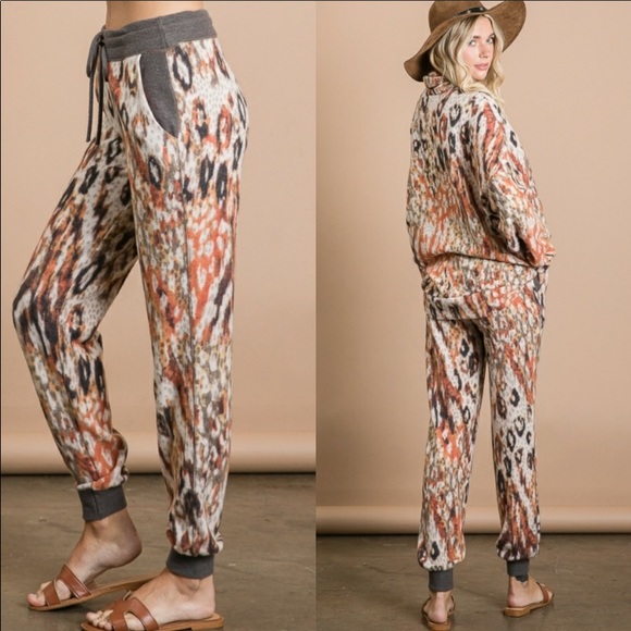 🤎🧡💛🌼🌻Multi Animal Print Joggers - Picture 2 of 14